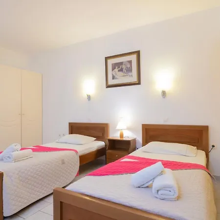 Garden Village 2* أليكيس