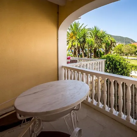 Hotel apartamentowy Garden Village