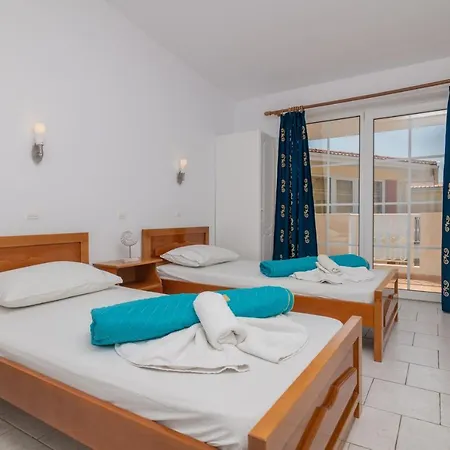 Hotel apartamentowy Garden Village 2*